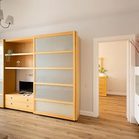Cozy 2 Bedroom In Centre