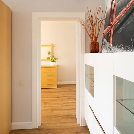 Cozy 2 Bedroom In Centre *
