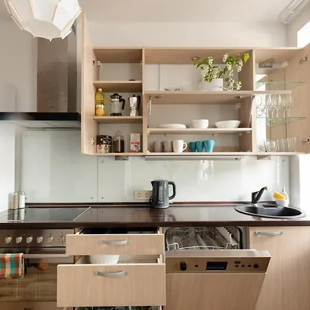 Cozy 2 Bedroom In Centre 아파트 *